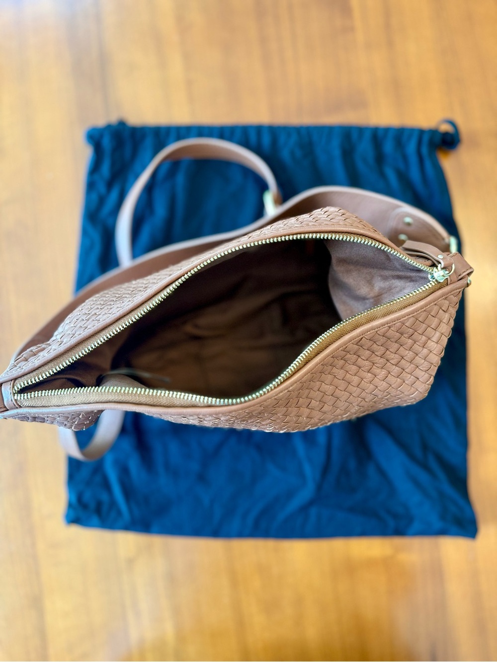 Quince Italian Leather “Sloane” Convertible Shoulder Bag in Cognac - Picture 5 of 9